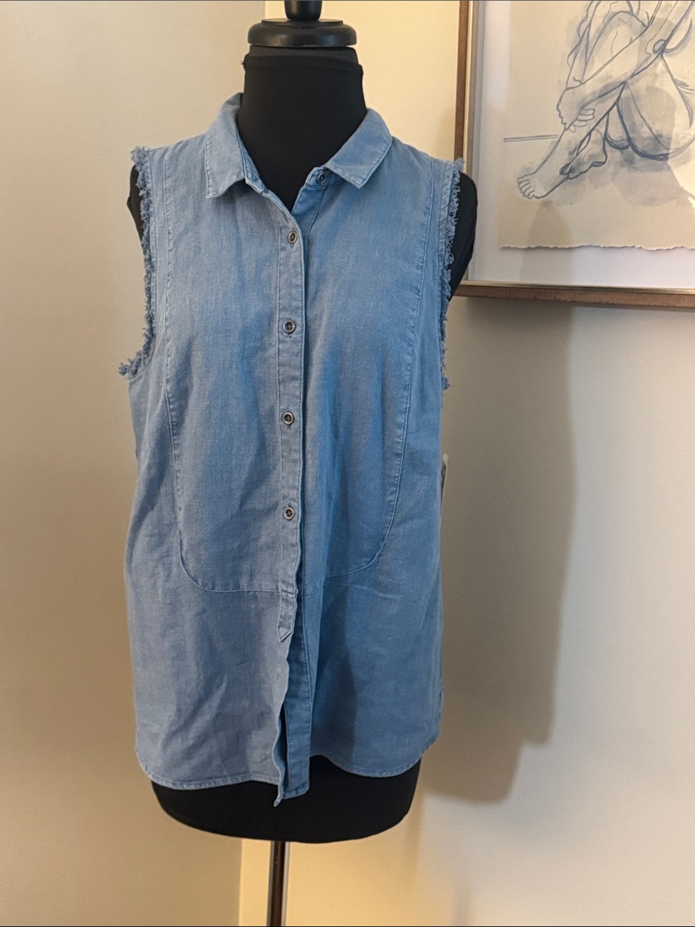 Free People | NWT Raw Edge Sleeveless Chambray button up blouse-Size Small